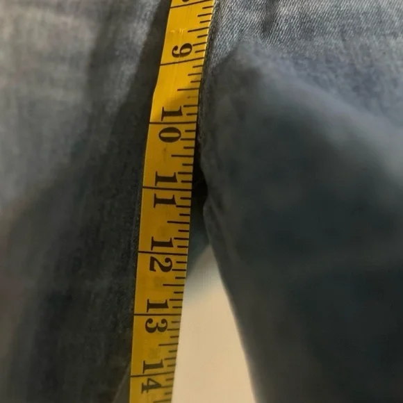 AG Adriano Goldschmied Light Blue High-Rise Cropped Jeans with Knee Rips - Picture 5 of 8